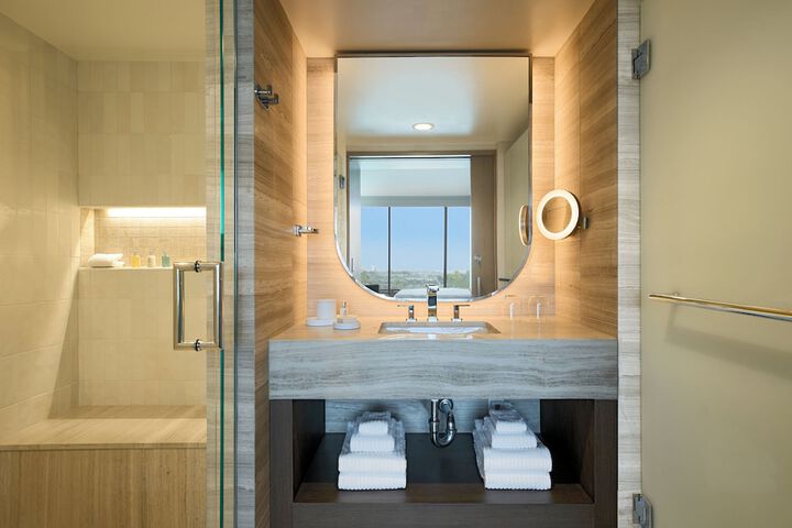 VEA Newport Beach a Marriott Resort & Spa