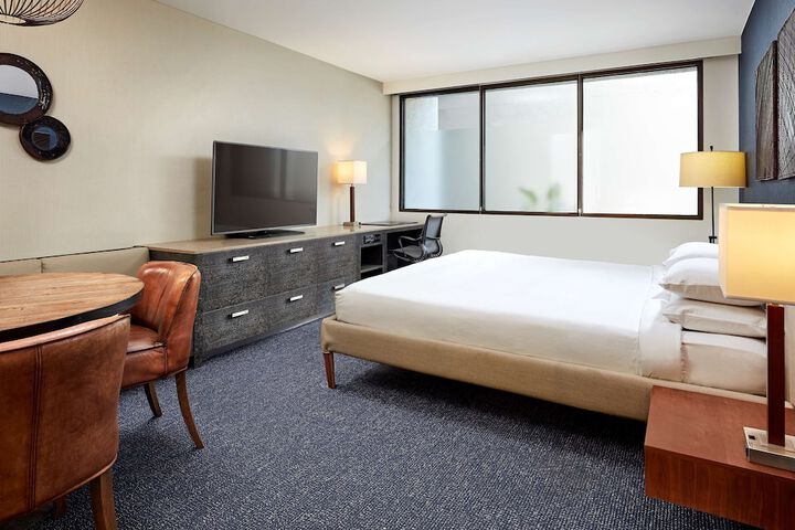 Room 44 of 82
