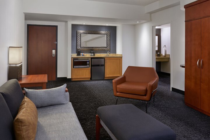 Room 27 of 52