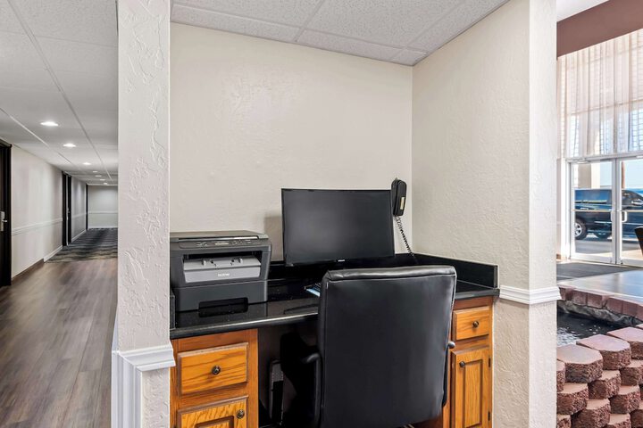 Business Center 41 of 41