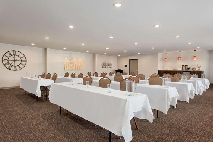 Country Inn & Suites by Radisson Baxter, MN