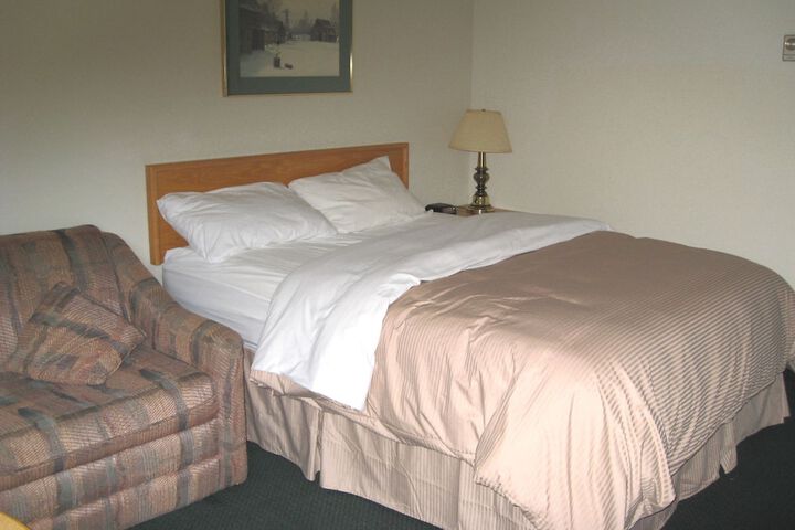 Room 15 of 48