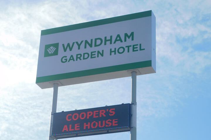 Hotel 5 of 90