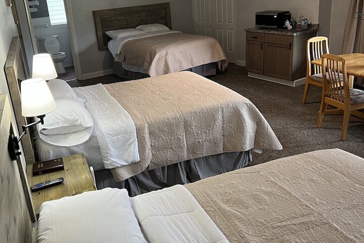 Room 52 of 82