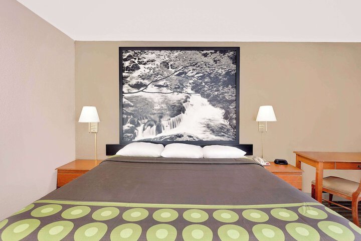 Super 8 by Wyndham Athens