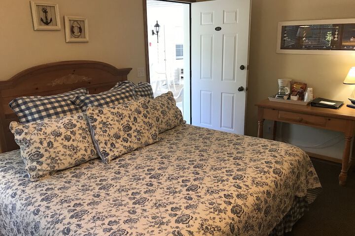 Room 93 of 157