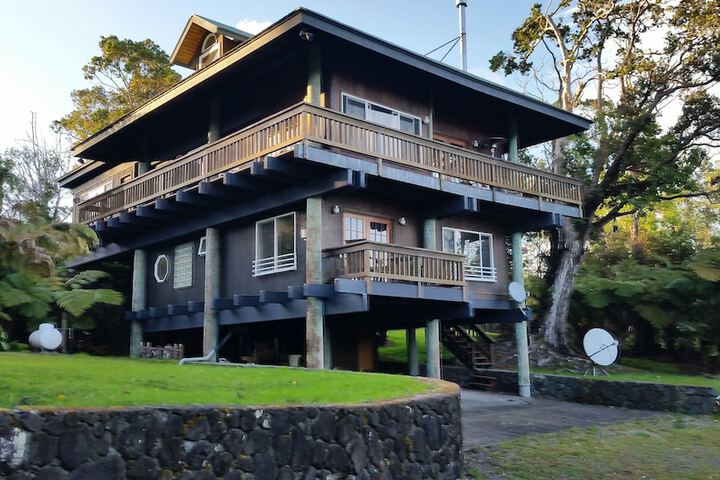 Volcano Acres Ranch B & B