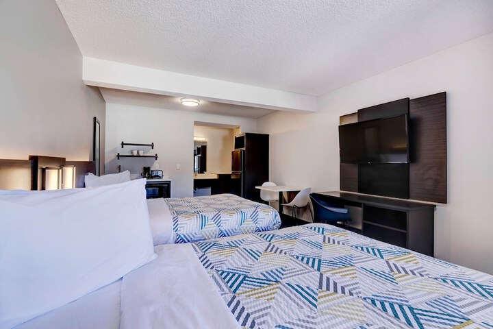 Room 16 of 25
