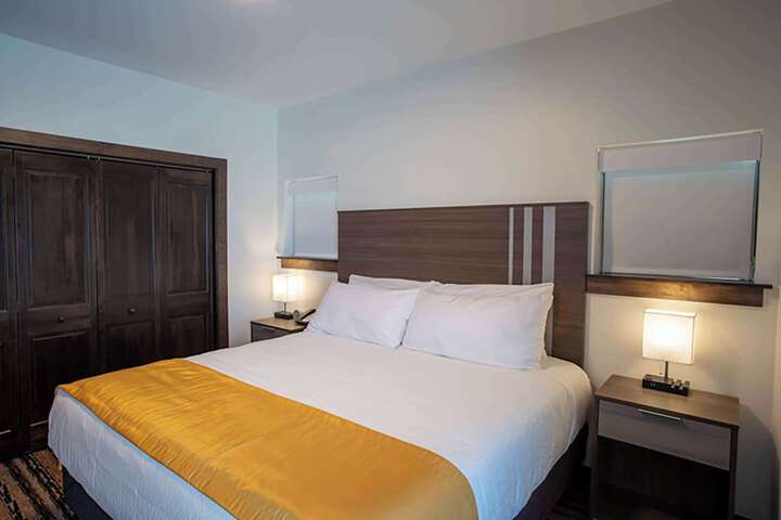Room 73 of 84