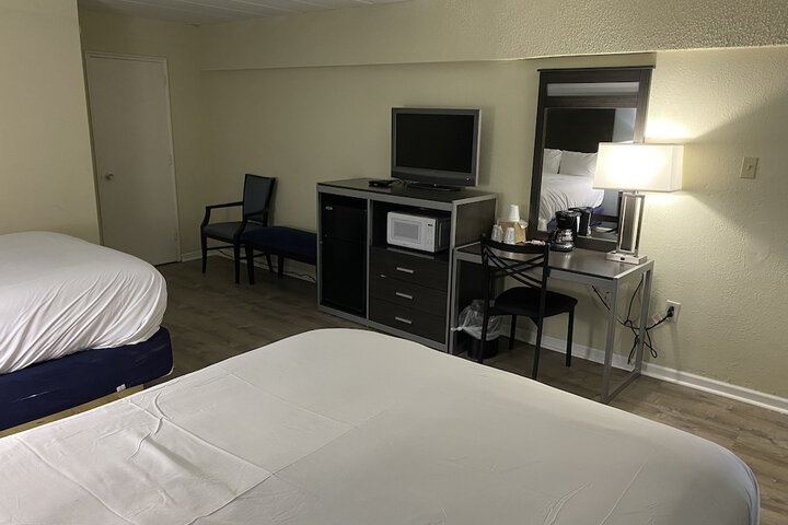 Room 36 of 77