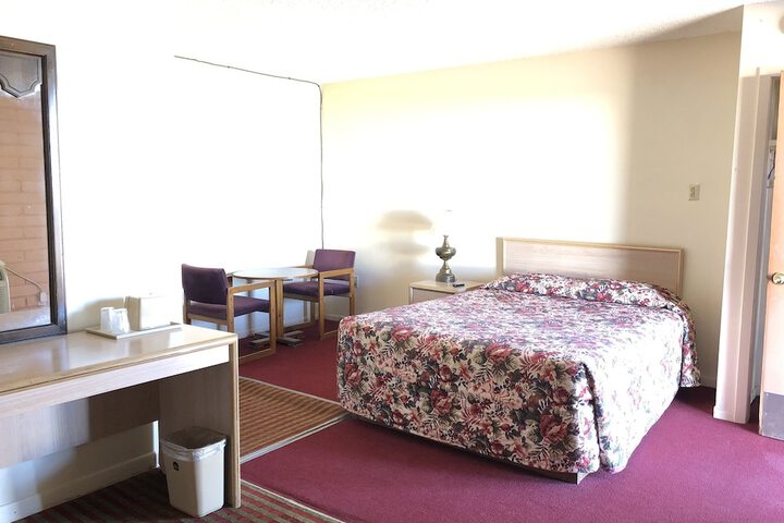 Room 8 of 24