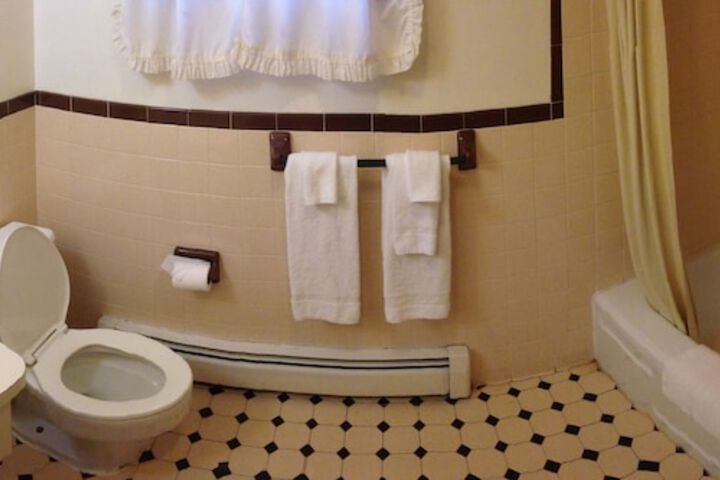 Room 17 of 20