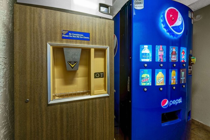 Motel 6 Elk Grove Village IL - OHare