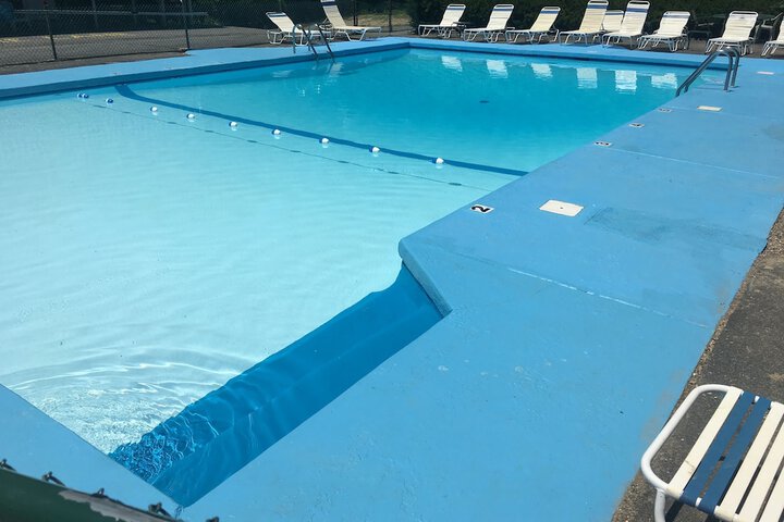 Pool 4 of 10