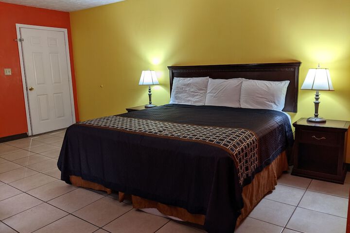 Room 14 of 17