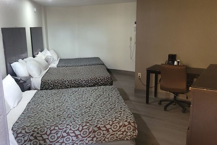 Room 8 of 50
