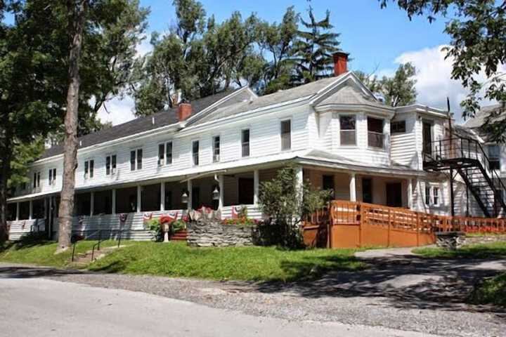Hotel 3 of 156