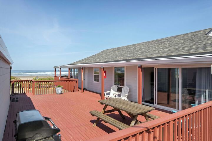 Rockaway Beach Vacation Rental: Pets Welcome!