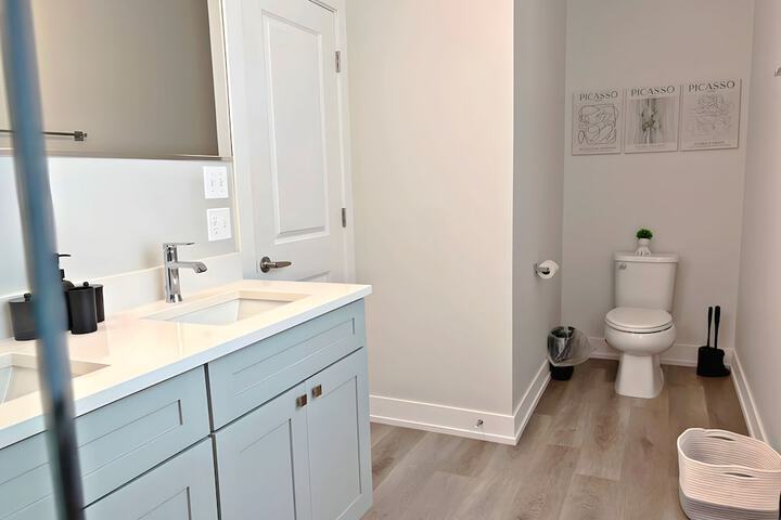 4BR Townhouse with Parking - WV rep 3