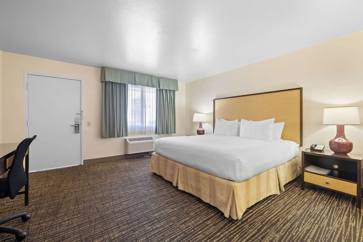 Room 12 of 60