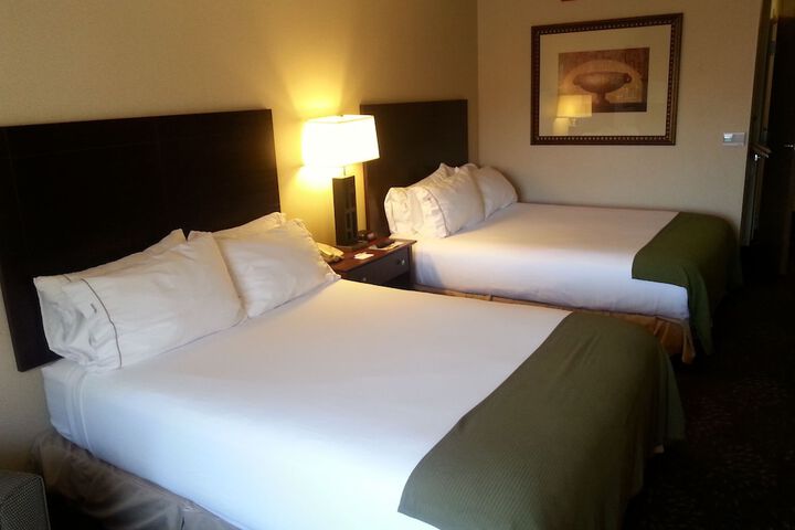 Room 10 of 27