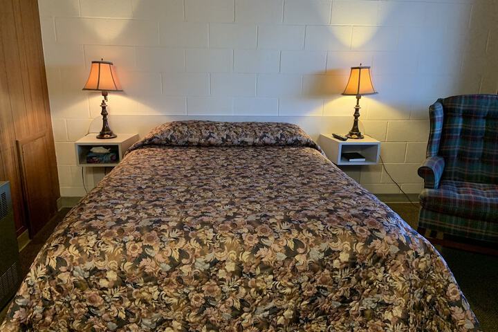 Room 27 of 34