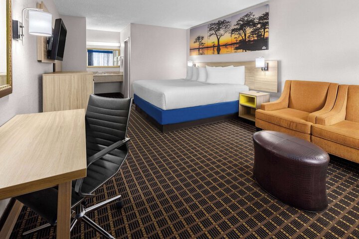 Days Inn by Wyndham Waycross