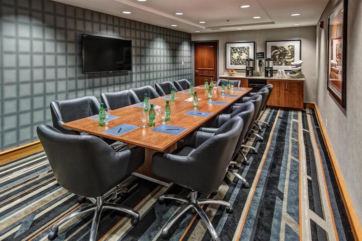 Hilton Knoxville Airport