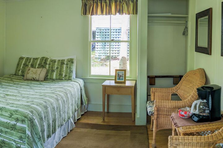 Room 107 of 183