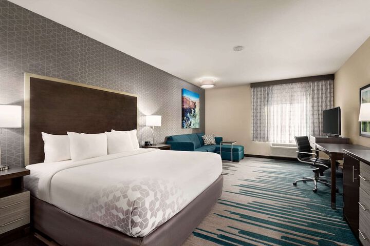 La Quinta Inn & Suites by Wyndham Clovis CA