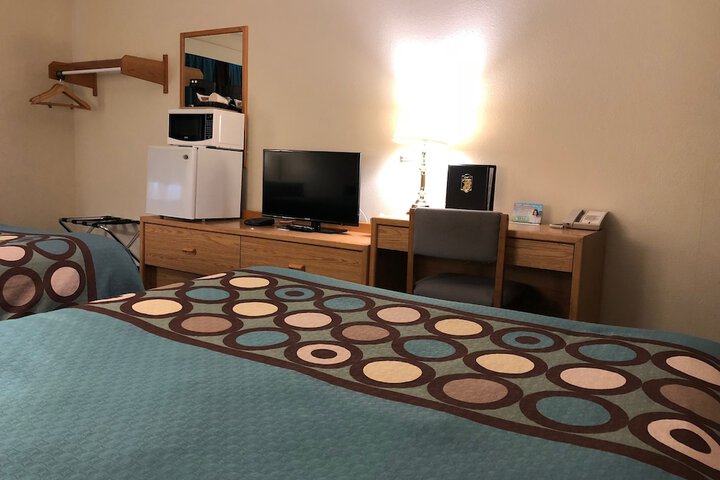 Super 8 by Wyndham Moose Jaw SK