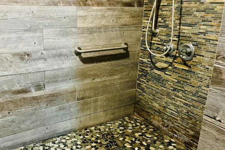 Americas Best Value Inn Wall