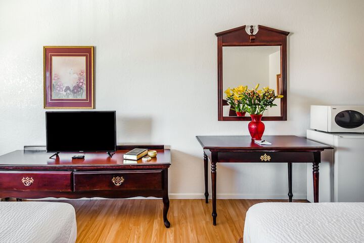 Room 12 of 23