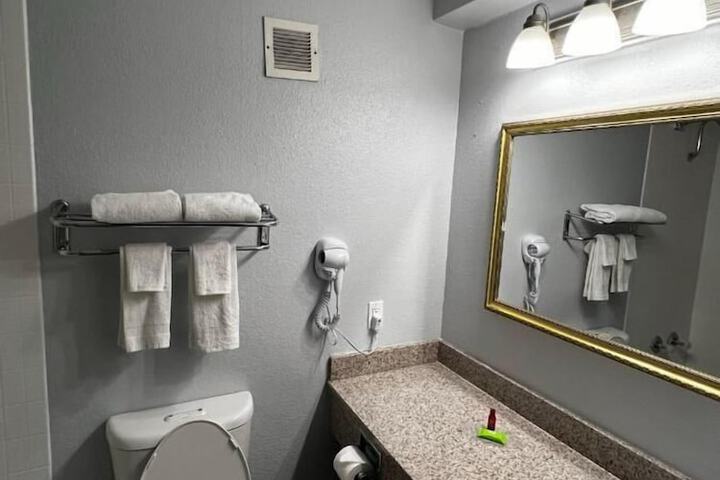 Room 10 of 11