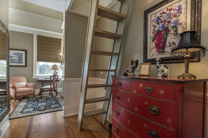 Room 15 of 27