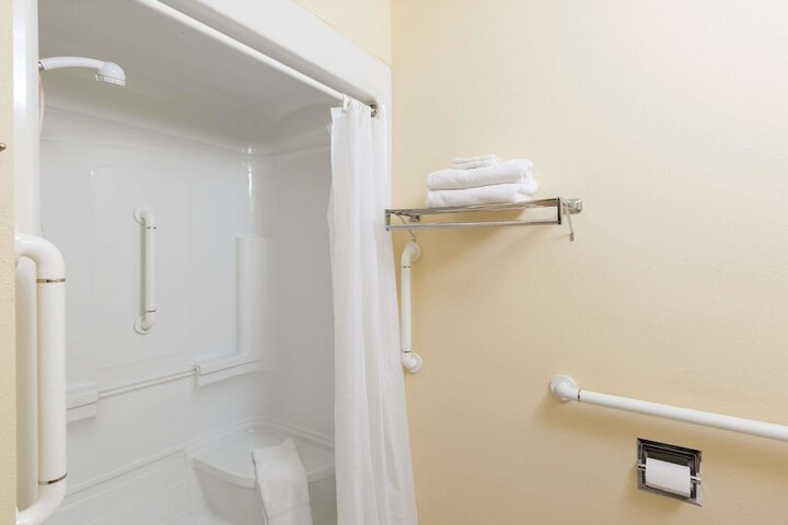 Room 9 of 21