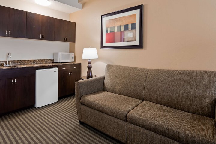 Best Western Plus Ambassador Suites Venice