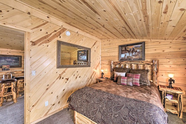 Rio Grande National Forest Cabin: Views & Hot Tub
