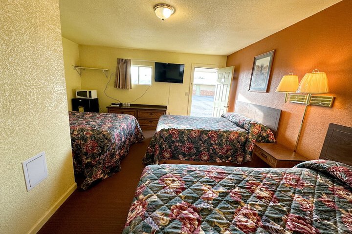 Room 8 of 23