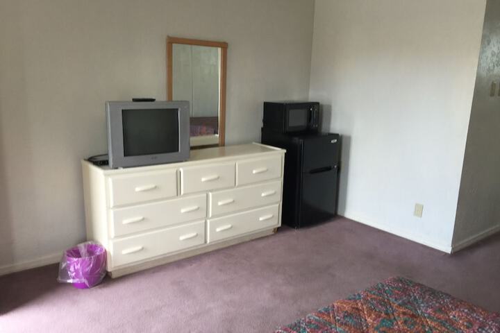Room 8 of 16