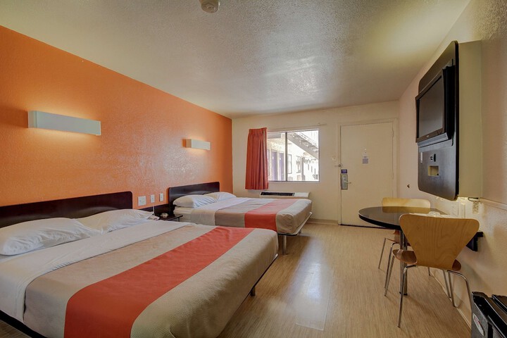 Room 18 of 37