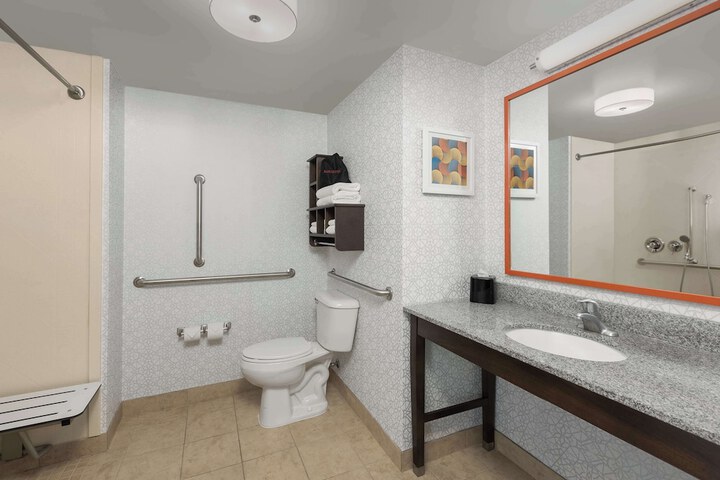 Room 20 of 28