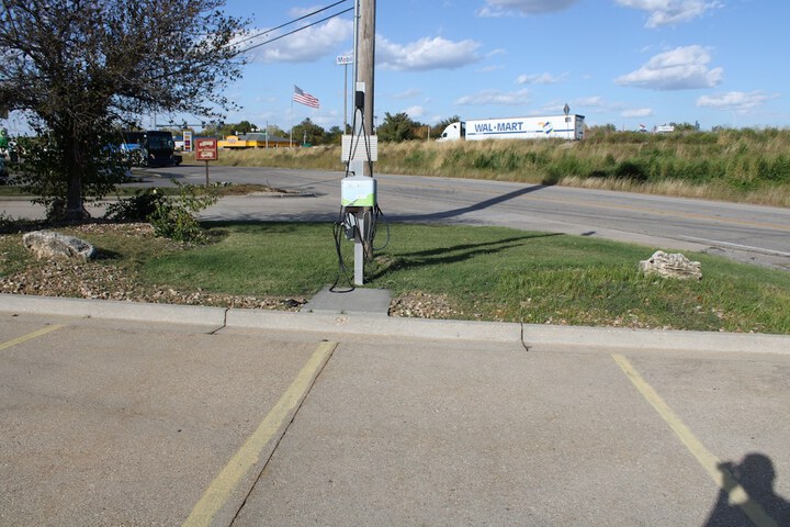 Greenlight Inn & Suites