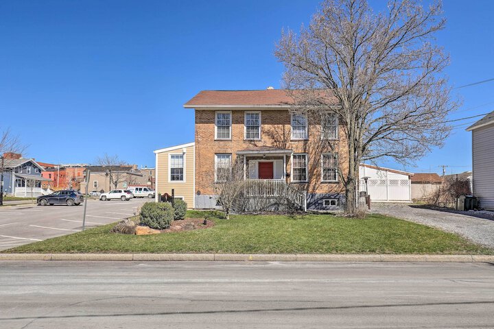 Downtown Canandaigua Apt: 1 Mi to Lake & Pier!