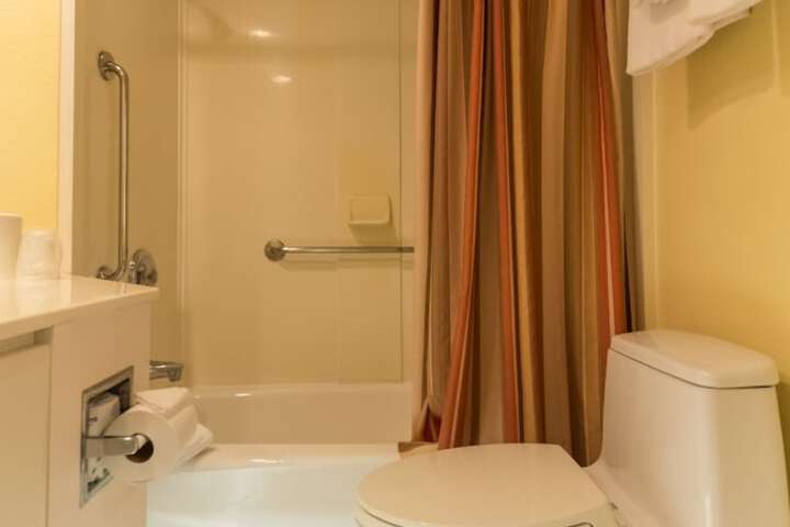 Room 72 of 145