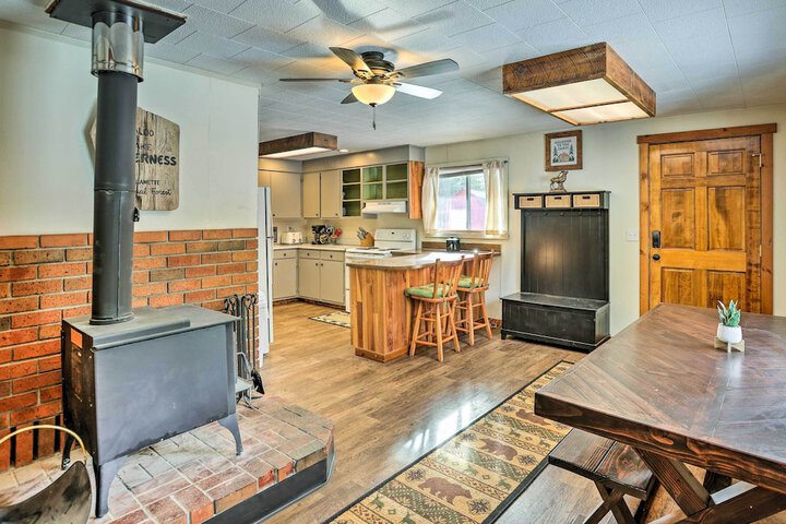 Private La Pine Cabin Rental: 30 Mi to Bend!