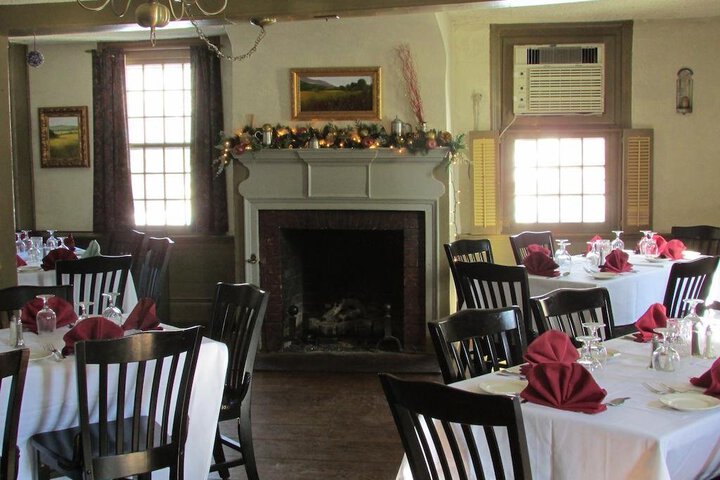 CURTIS HOUSE INN