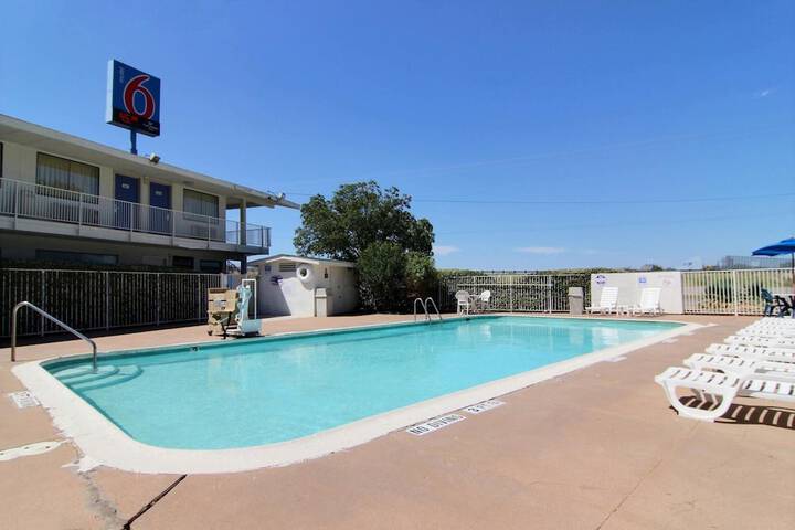 Pool 6 of 32