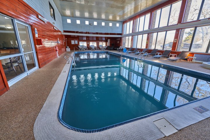 The Mariner Resort Cape Cod by The Red Collection