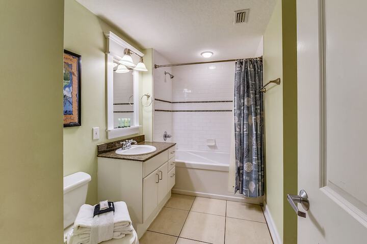 Room 107 of 308